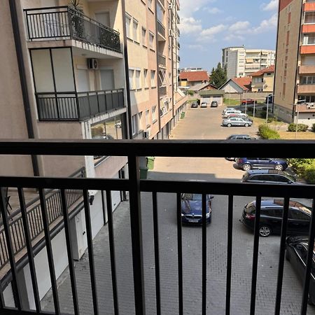 Big Spacious Apartment In Pej Center With Wi-Fi Peje Luaran gambar