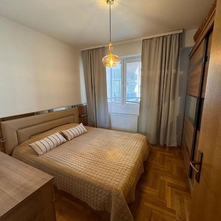 Big Spacious Apartment In Pej Center With Wi-Fi Peje Luaran gambar