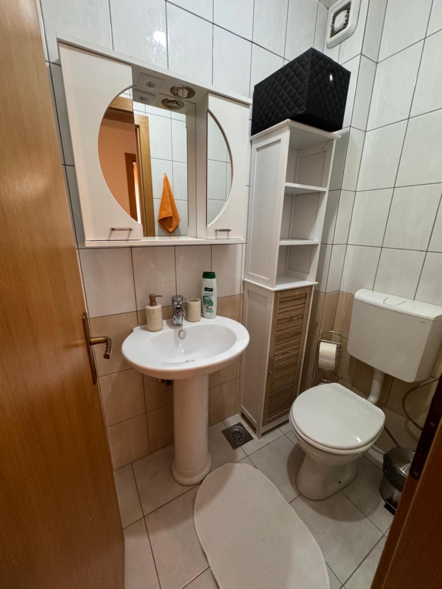 Big Spacious Apartment In Pej Center With Wi-Fi Peje Luaran gambar