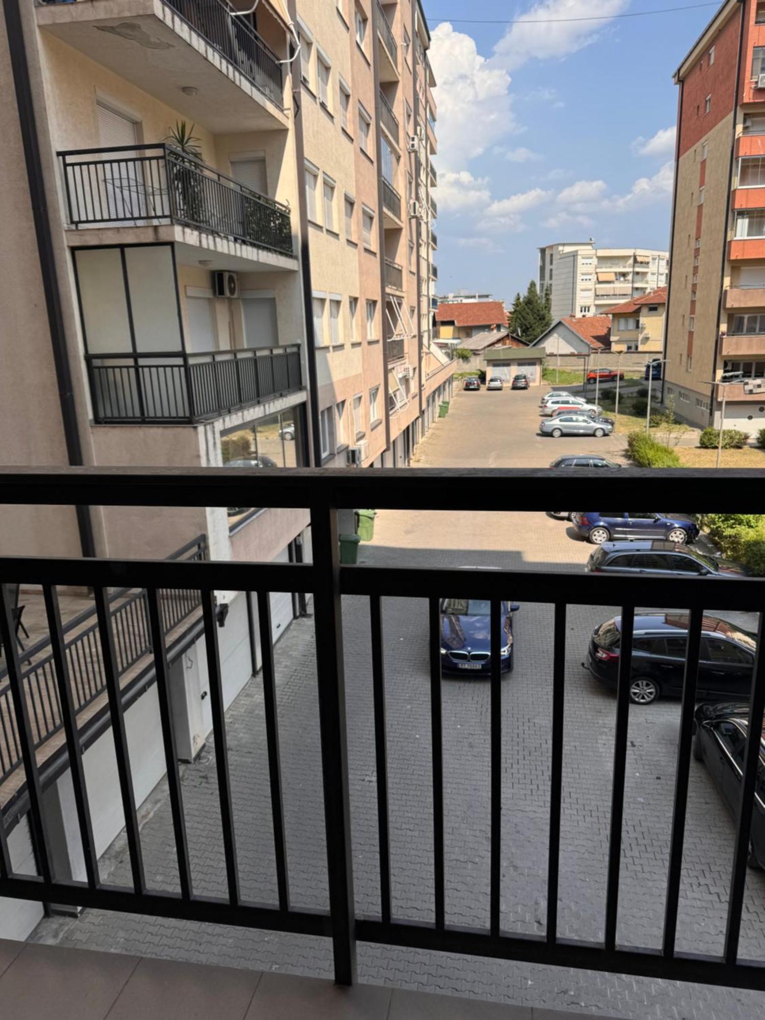 Big Spacious Apartment In Pej Center With Wi-Fi Peje Luaran gambar